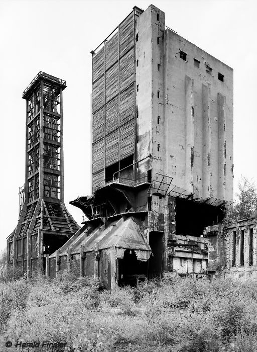 coal silo and quenching towers