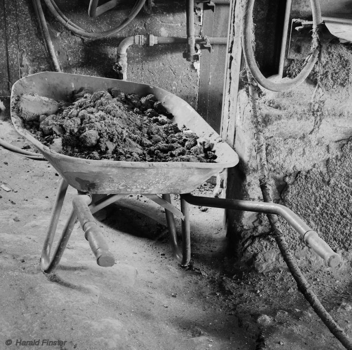 wheel-barrow at the casthouse